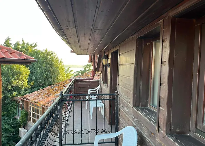 Rony فندق نيسيبار